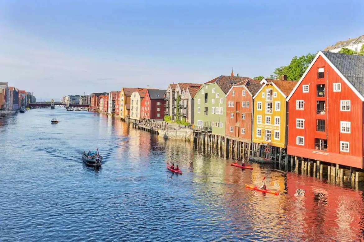 Solsiden Modern Stay: King Beds, Private Entry Trondheim Exterior photo