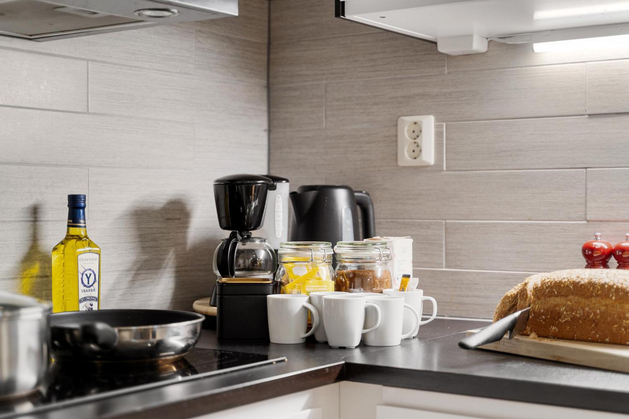 Solsiden Modern Stay: King Beds, Private Entry Trondheim Exterior photo
