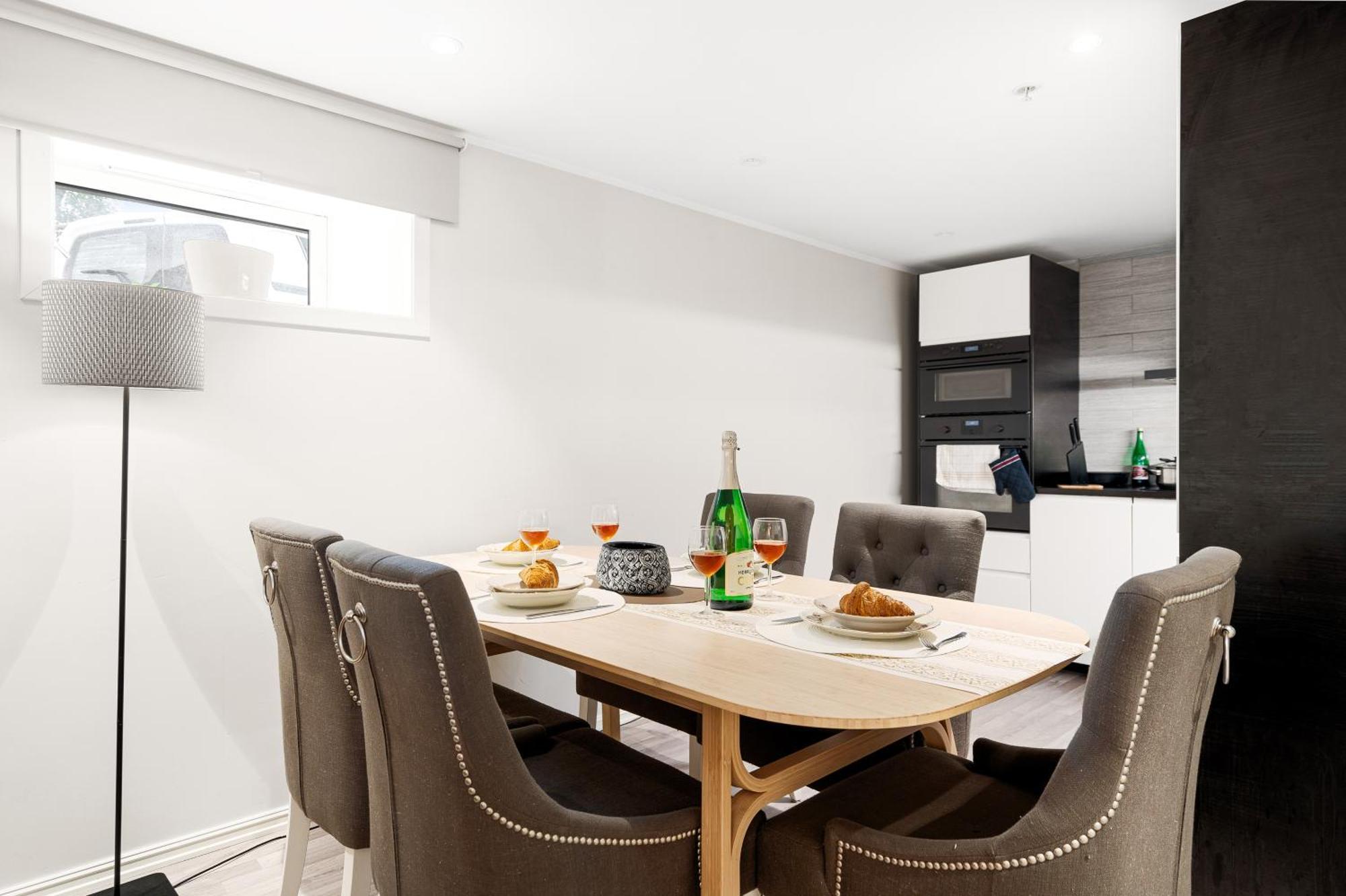 Solsiden Modern Stay: King Beds, Private Entry Trondheim Exterior photo