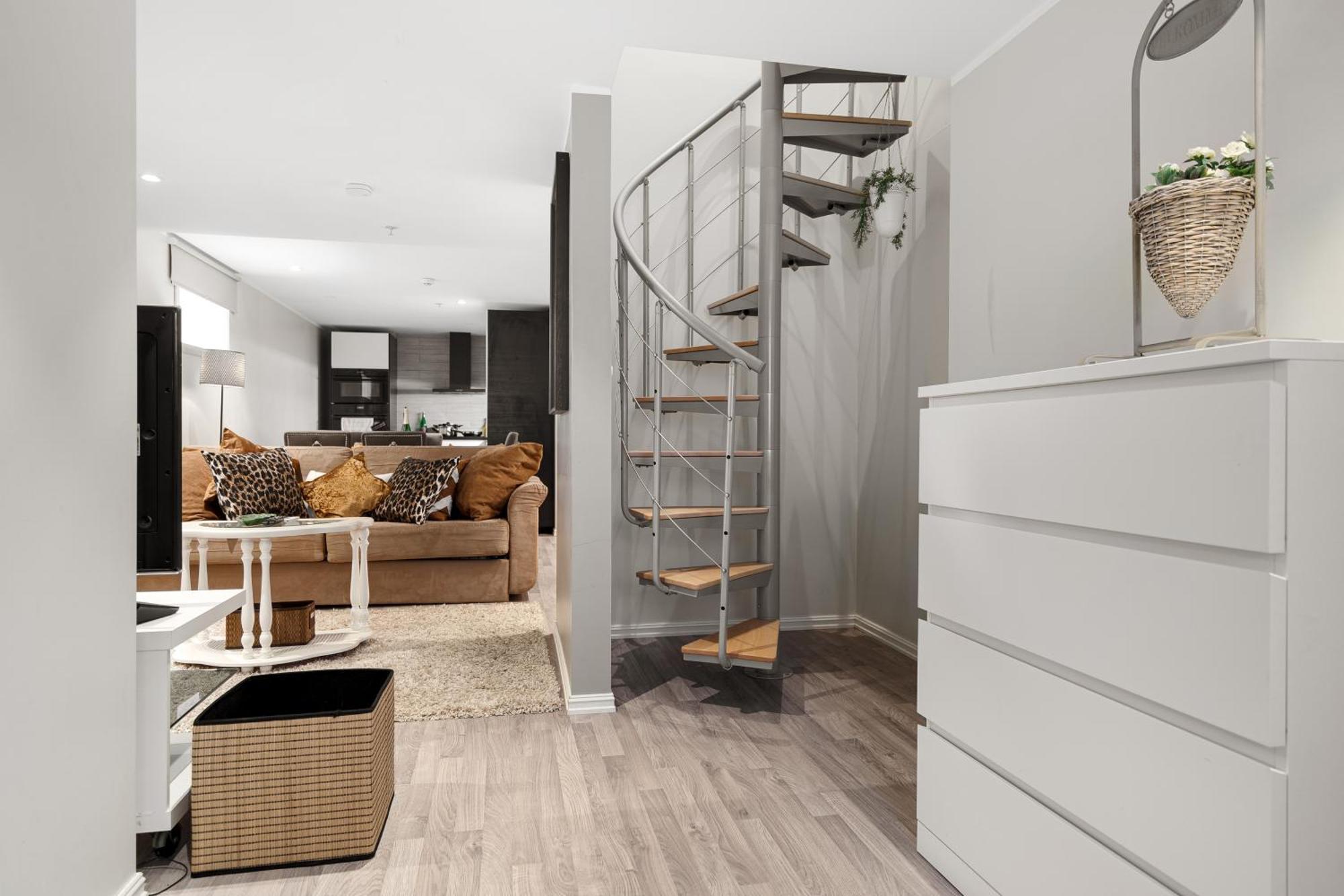 Solsiden Modern Stay: King Beds, Private Entry Trondheim Exterior photo